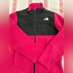 The North Face Kids Fuchsia and Black Puffer Jacket NEW (no tag)